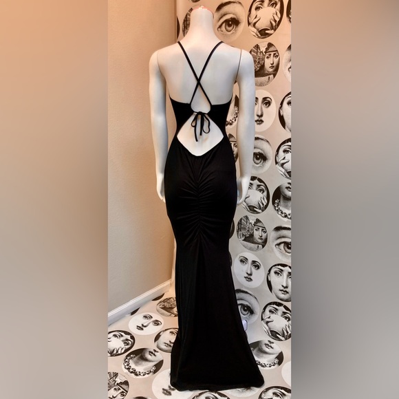 Elegant & Soft Long Maxi Dress w/ Adjustable Straps & Derrière Ruching, Sz S - Picture 2 of 14